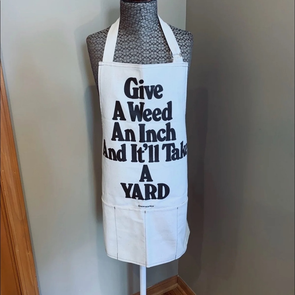 Apron‎